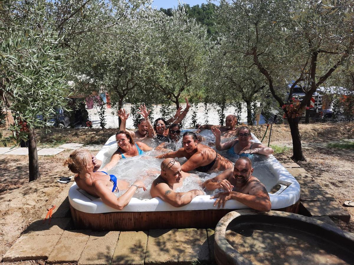 Agricamping Poggio Ai Pini Wine Camping Certaldo Exterior foto